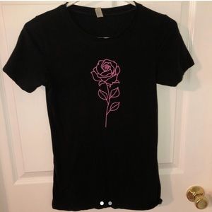 EUC Black Tee with Pink Rose 🌹